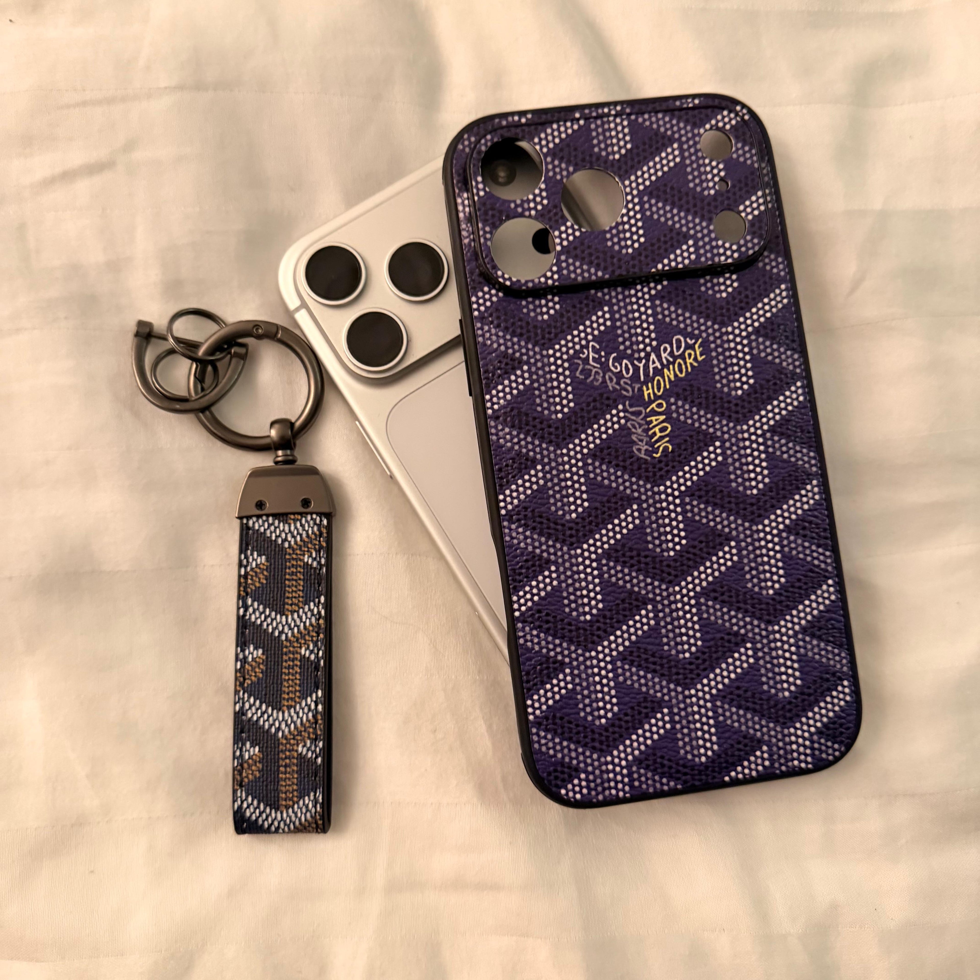 Leather case + keychain
