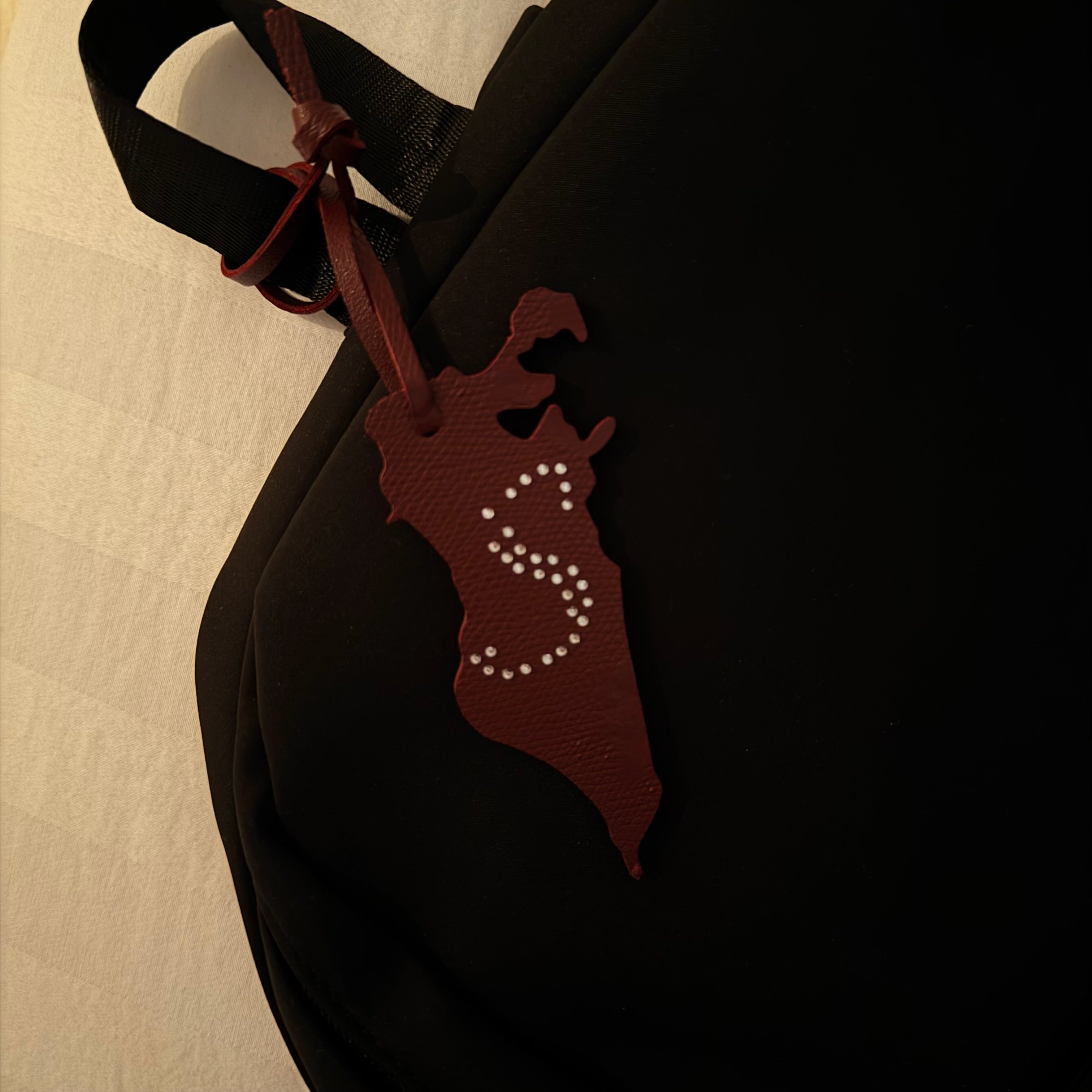 Bahrain map keychain 🇧🇭