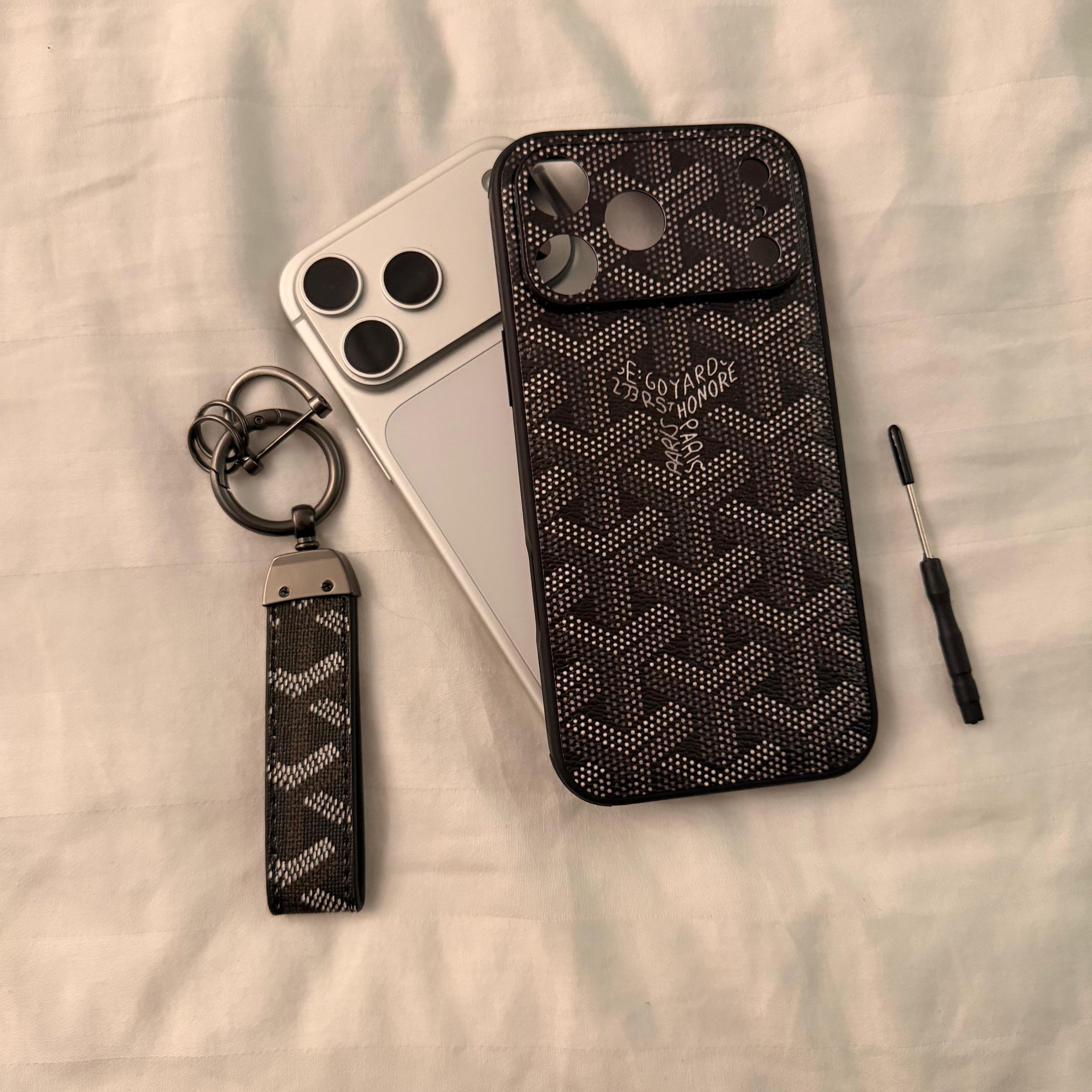 Leather case + keychain