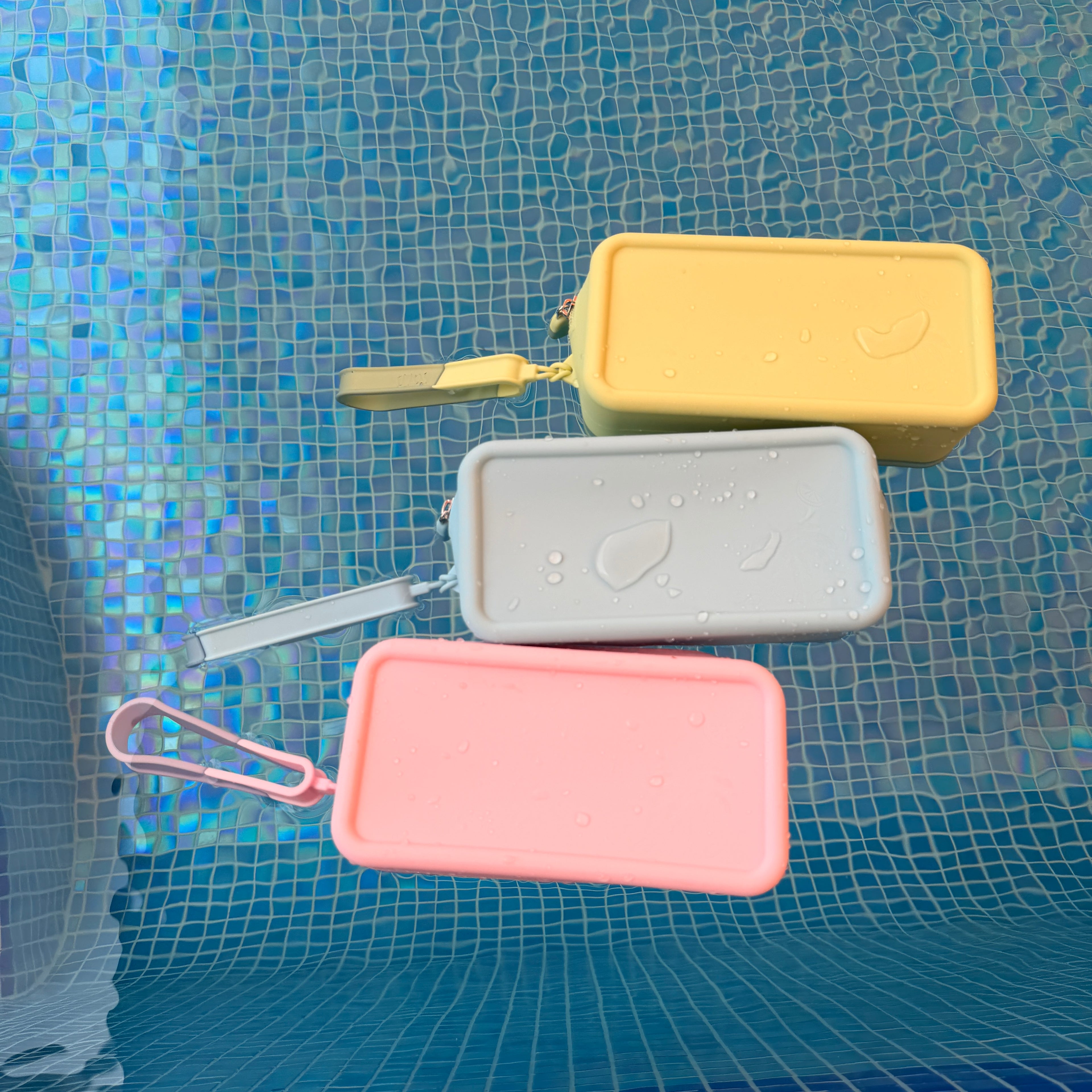 Silicone pouch