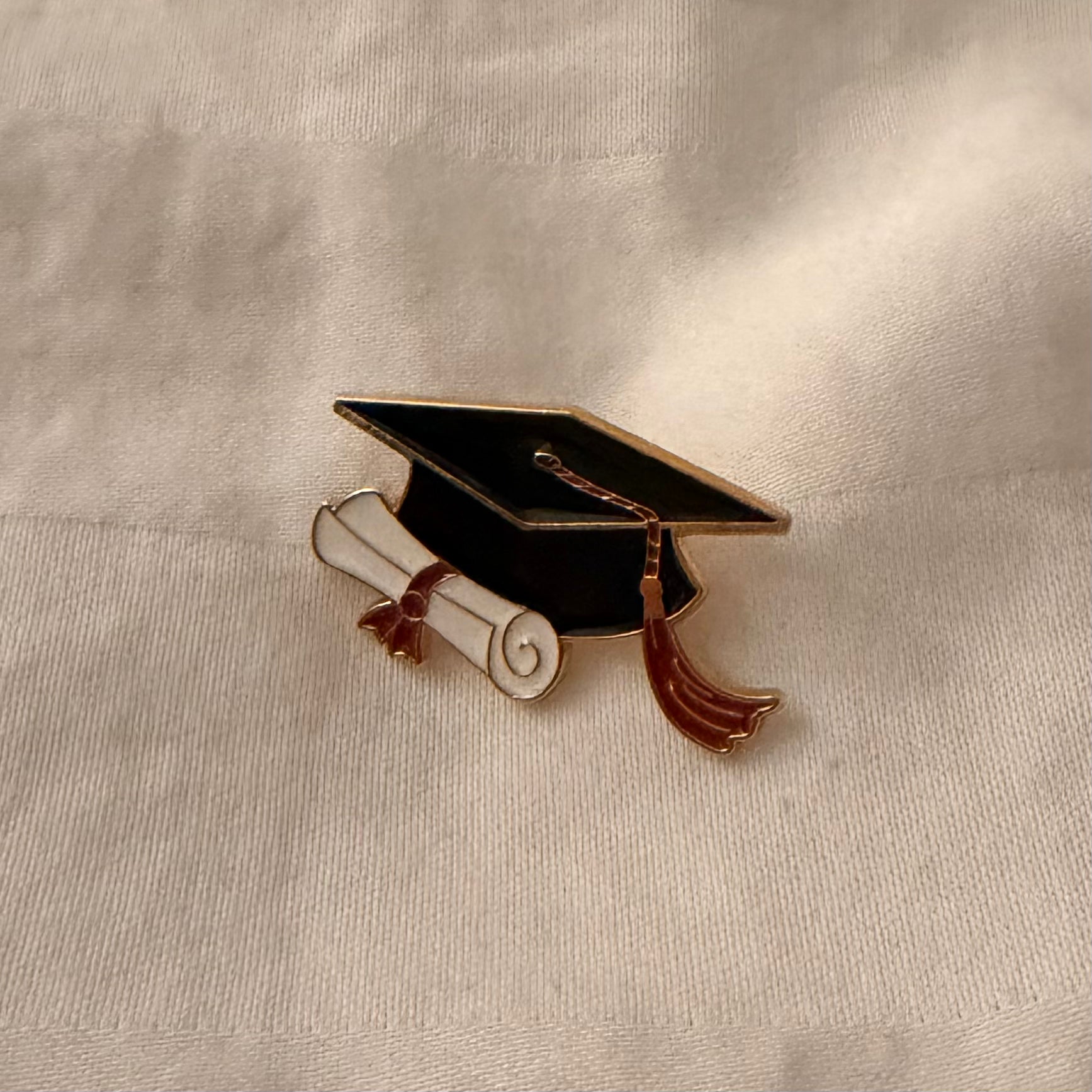 Graduation Cap Pin 🎓